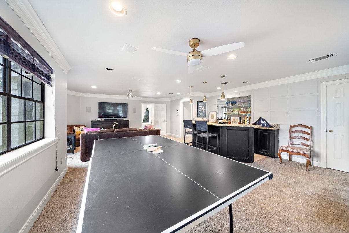 Game Room, Interior, Living room, Pendant Lights, Recessed Lighting