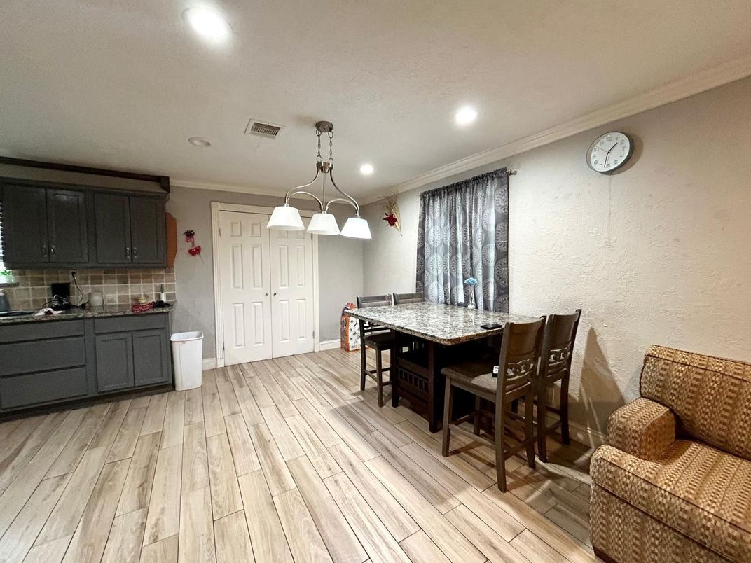 Interior, Kitchen, Pendant Lights, Recessed Lighting, Wood Texture Flooring