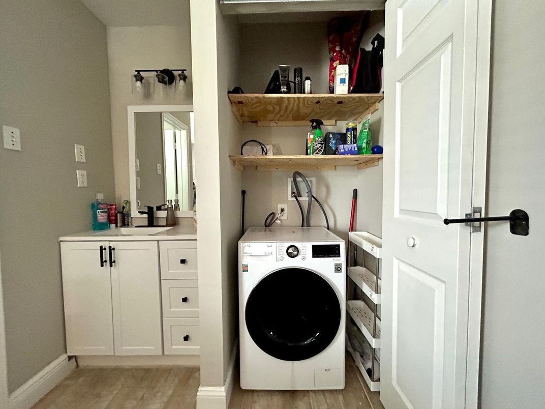 Interior, Utility Closets, Washer, Wood Texture Flooring