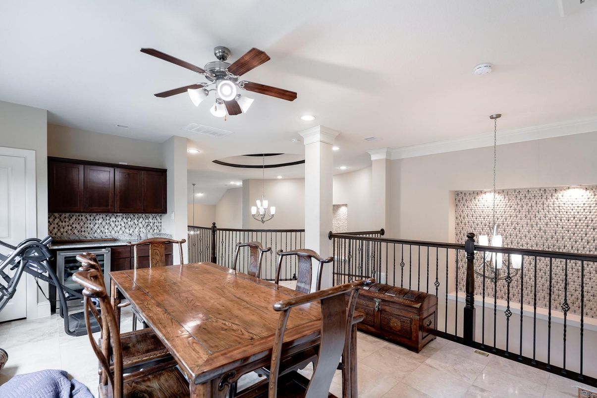 Dining room, Interior, Pendant Lights, Recessed Lighting