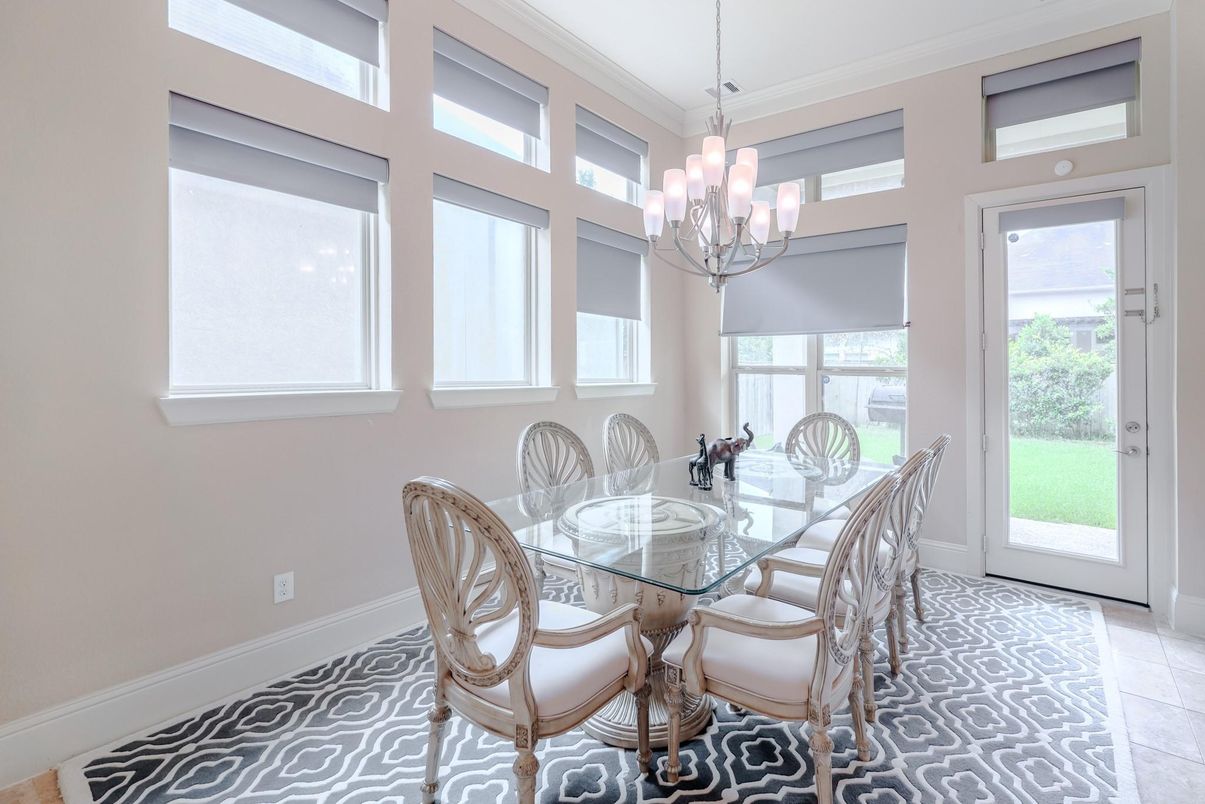 Chandelier, Dining room, Interior