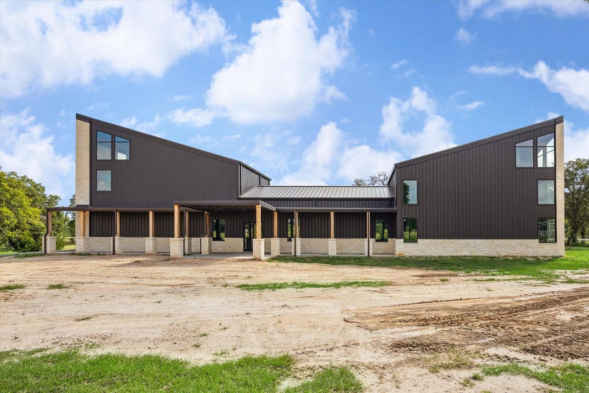 Backyard, Exterior, Facade, Modern