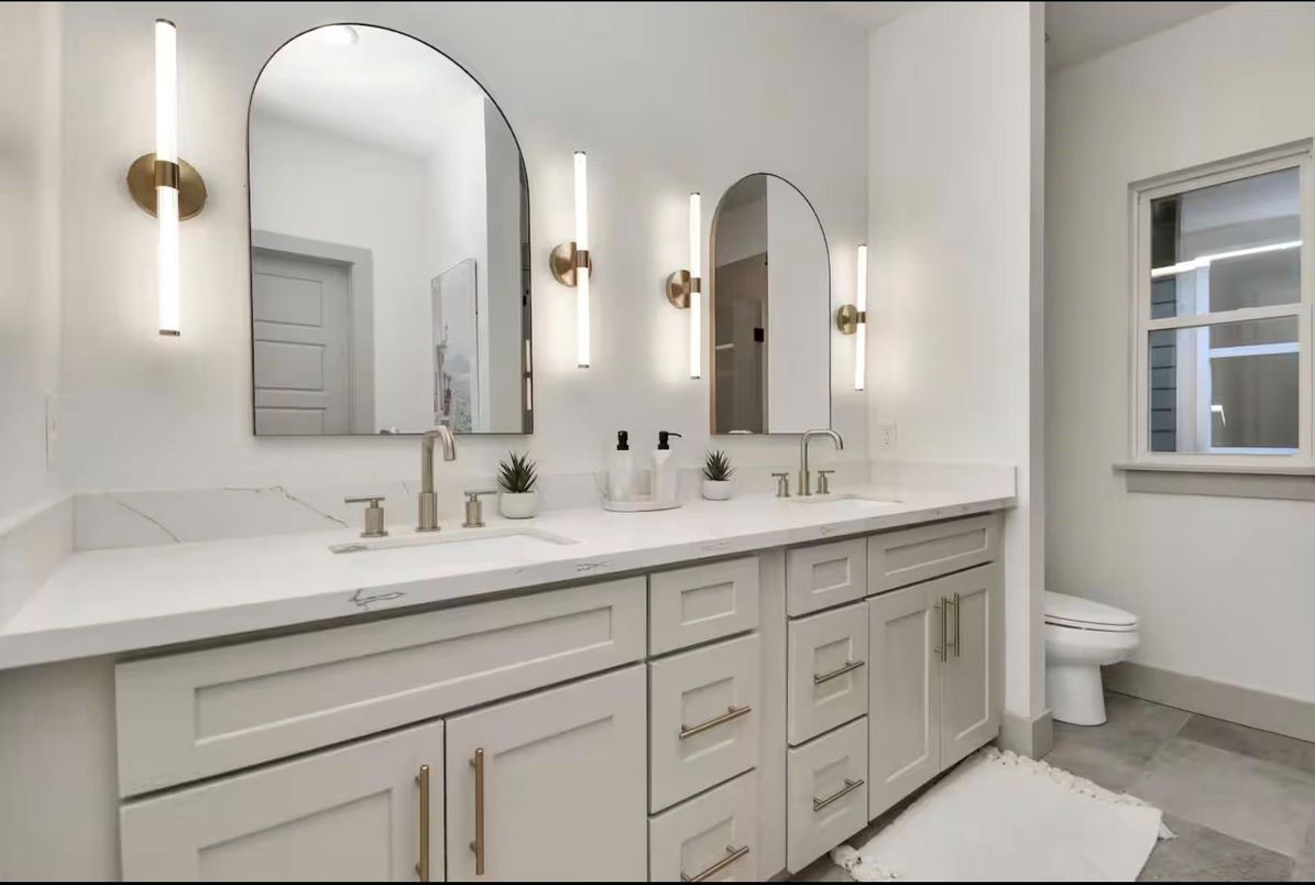 Bathroom, Dual Sink Vanities, Interior