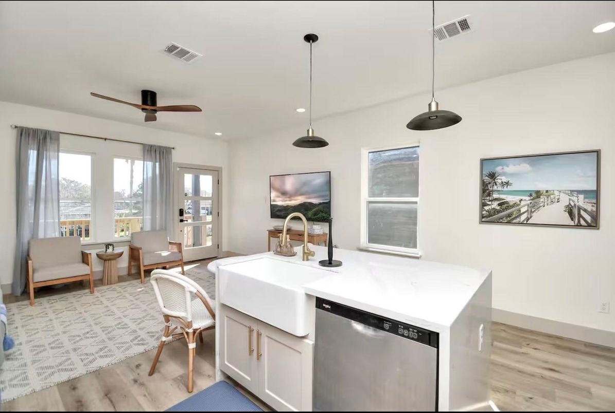 Dining room, Interior, Kitchen, Pendant Lights, Recessed Lighting, Wood Texture Flooring