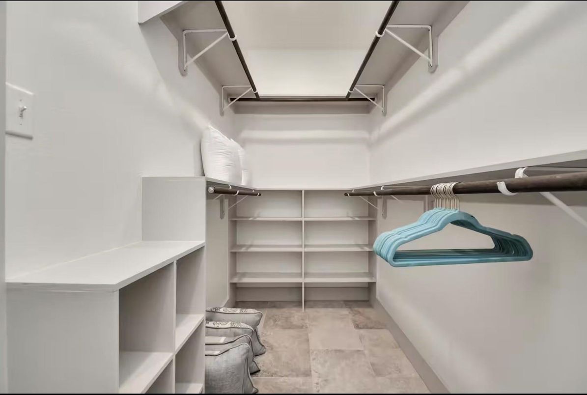Interior, Walk-in Closets