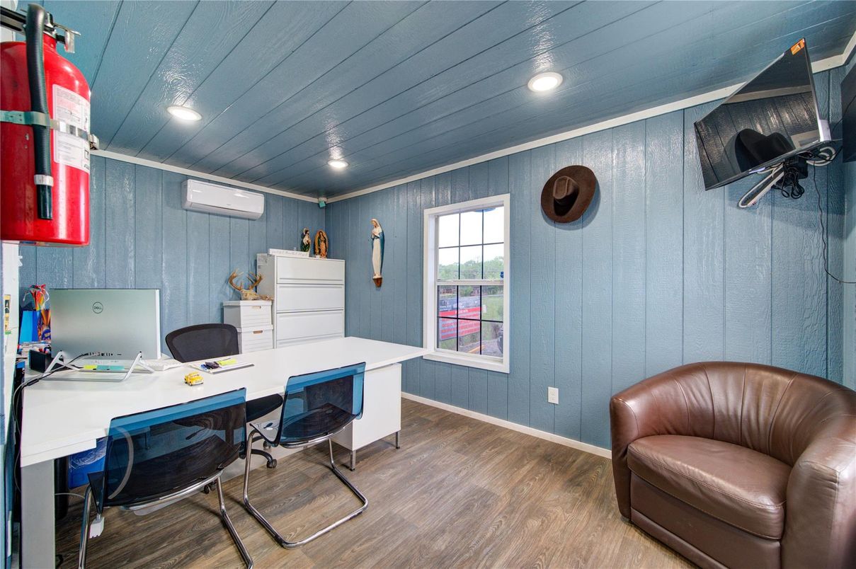 Home Office, Interior, Recessed Lighting, Wood Texture Flooring
