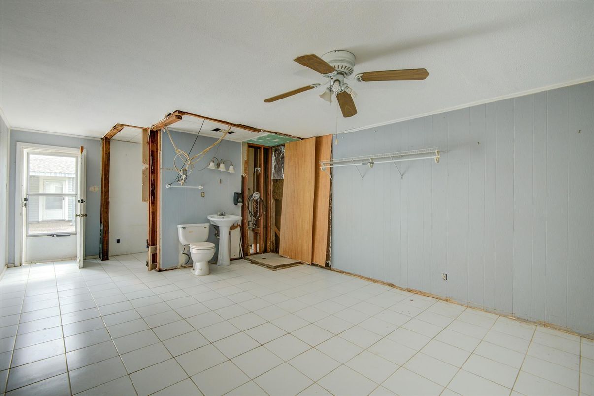 Bathroom, Interior