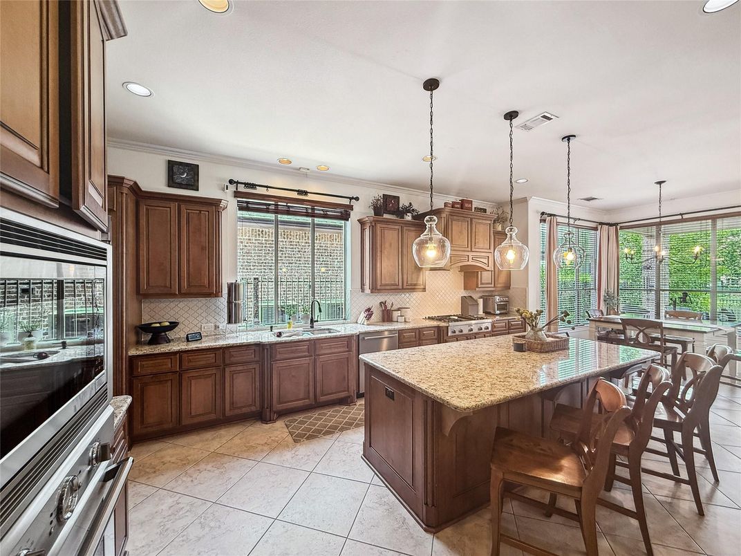 Dining room, Interior, Kitchen, Pendant Lights, Recessed Lighting, Stainless Steel Appliances