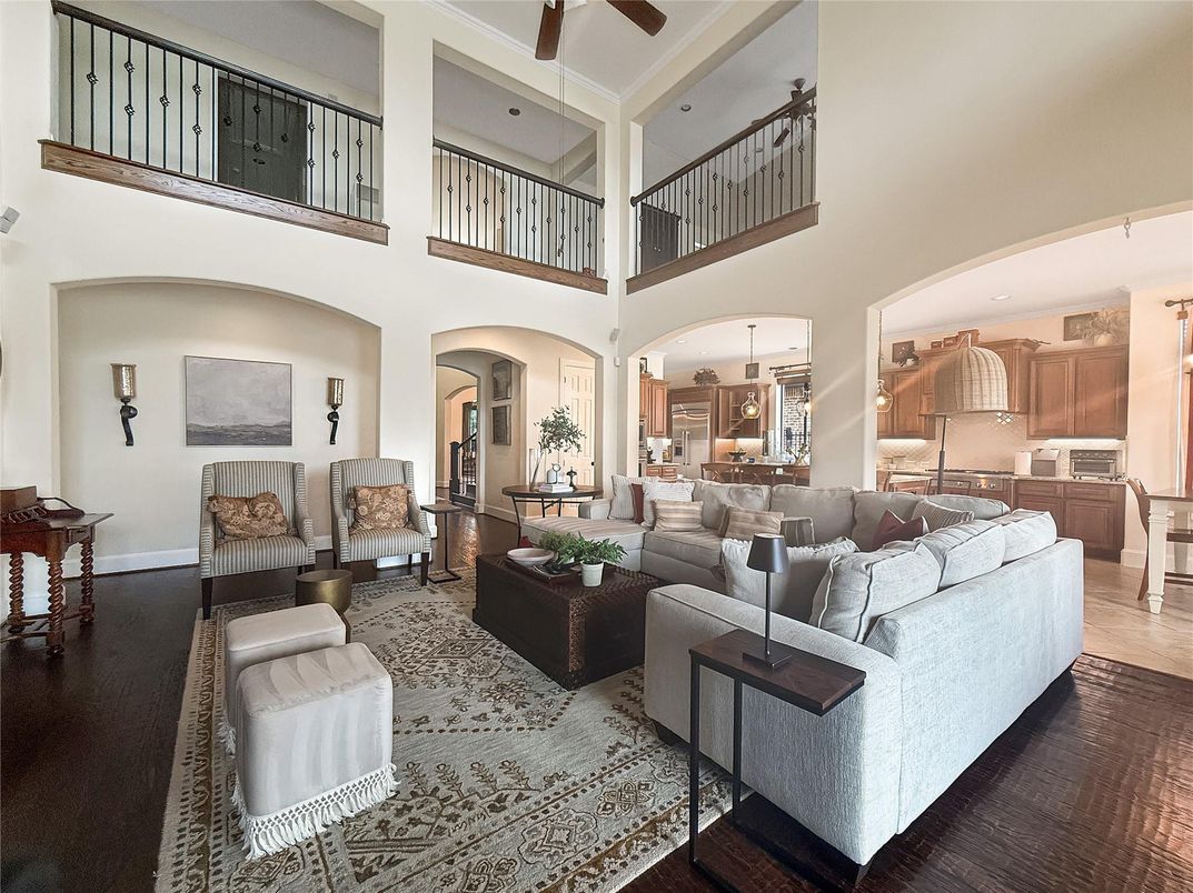 Interior, Kitchen, Living room, Recessed Lighting, Wood Texture Flooring