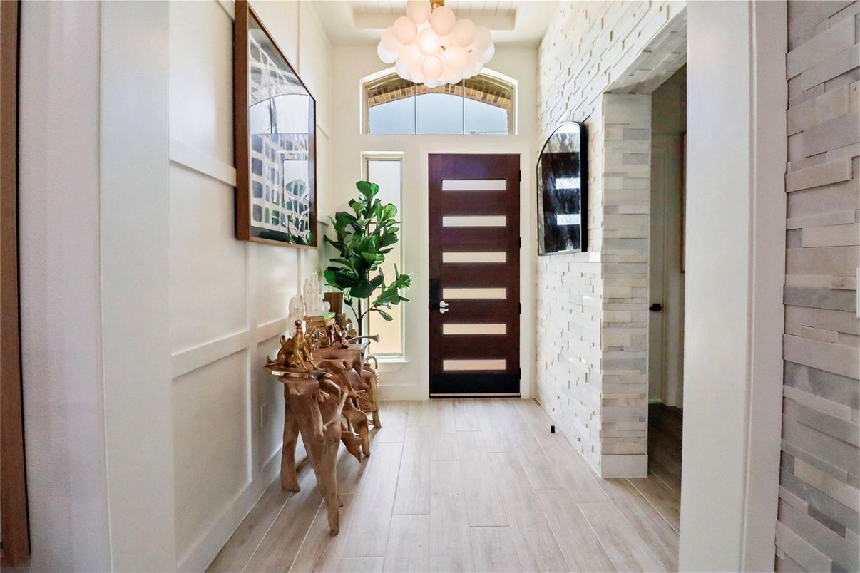 Interior, Pendant Lights, Wood Texture Flooring