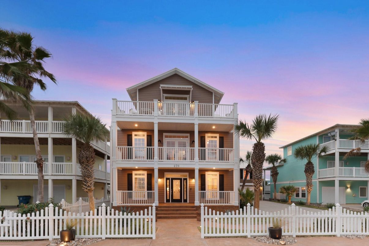 Exterior, Facade, Condo Building