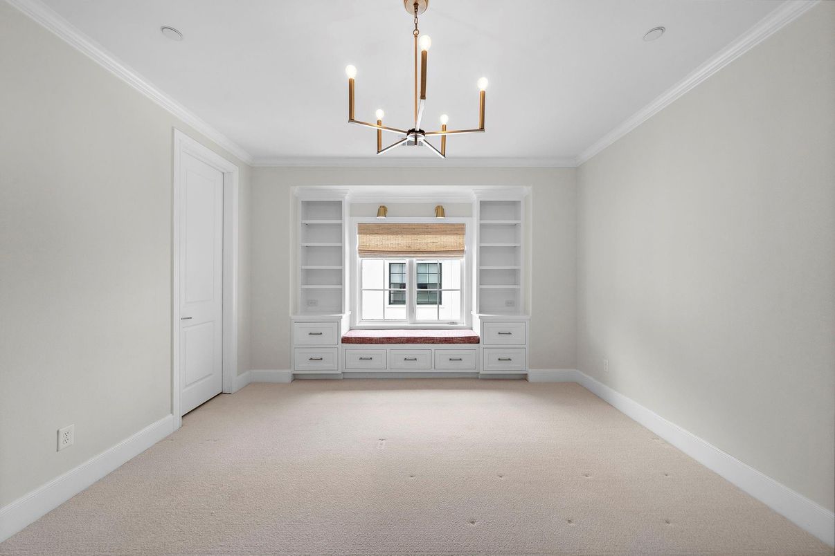 Chandelier, Empty room, Interior, Pendant Lights