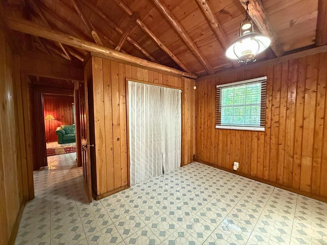 Empty room, Interior, Pendant Lights, Wooden Beams, Wooden Ceilings, Wooden Walls