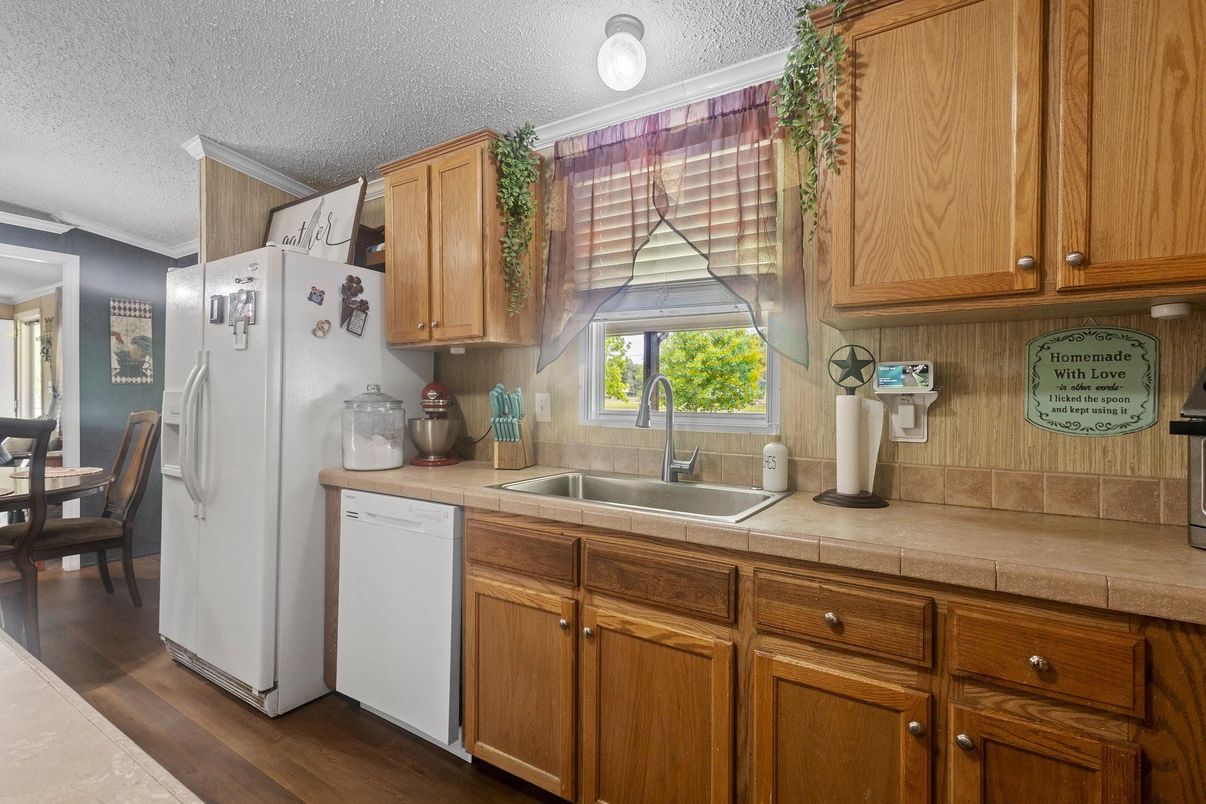 Dining room, Interior, Kitchen, Tile Countertops, Wood Texture Flooring