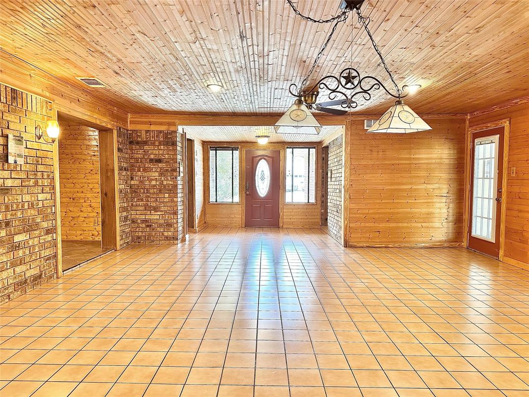 Empty room, Interior, Pendant Lights, Recessed Lighting, Stone Walls, Wooden Ceilings, Wooden Walls