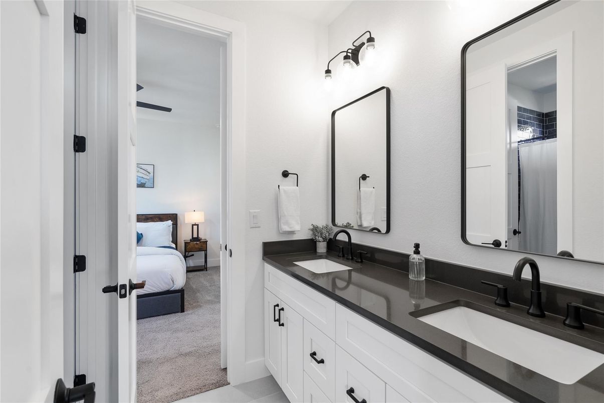 Bathroom, Bedroom, Dual Sink Vanities, Interior