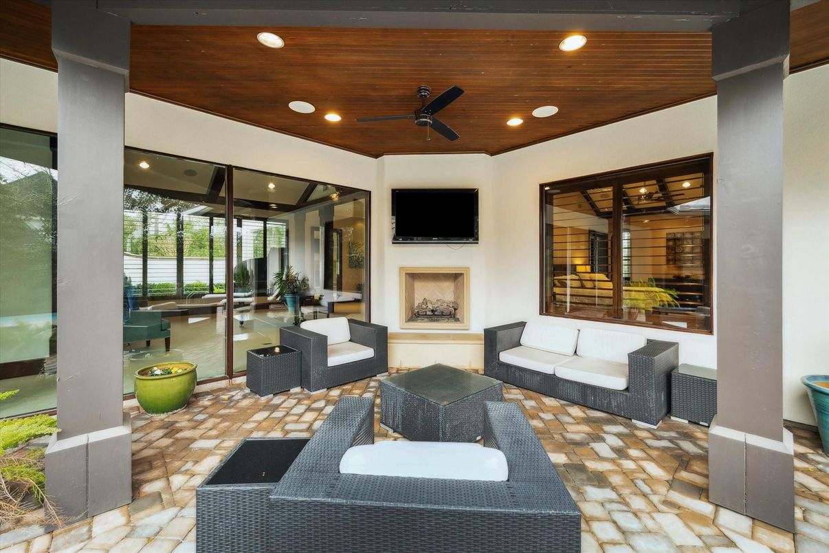 Exterior, Recessed Lighting