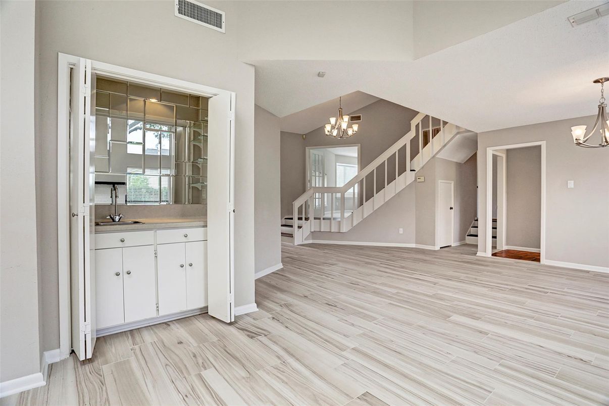 Chandelier, Empty room, Interior, Wood Texture Flooring