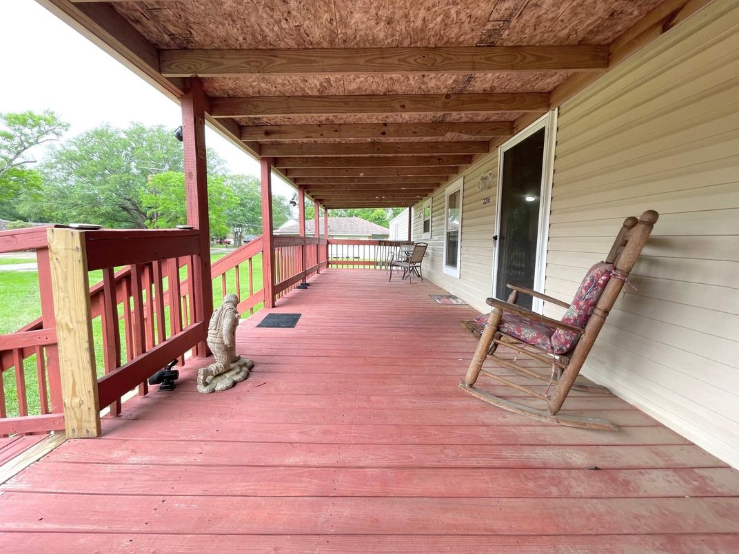 Exterior, Wooden Beams