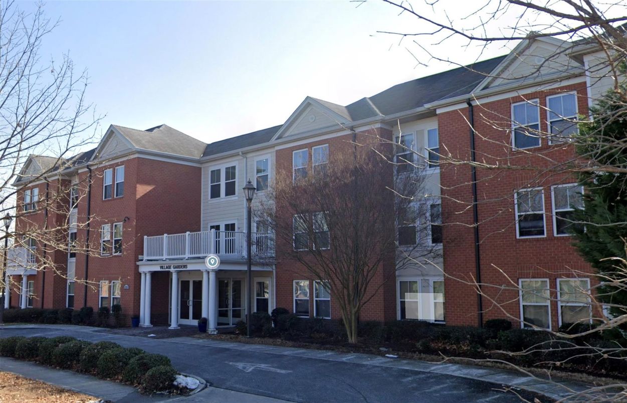 Exterior, Facade, Brick Facade, Rowhouse