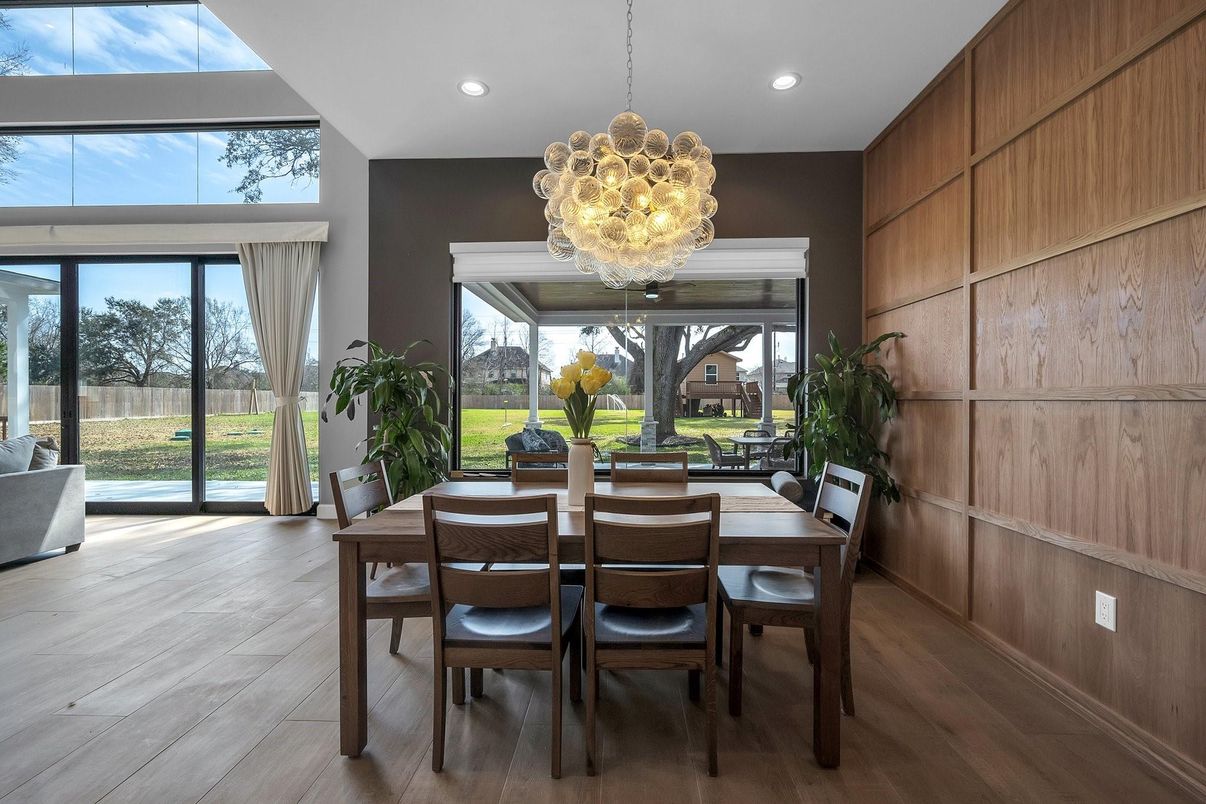 Chandelier, Dining room, Interior, Pendant Lights, Recessed Lighting, Wood Texture Flooring