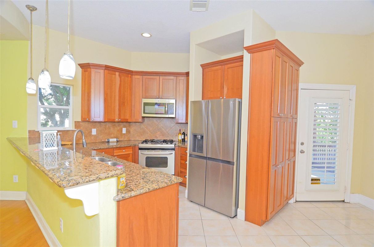Interior, Kitchen, Pendant Lights, Recessed Lighting, Stainless Steel Appliances