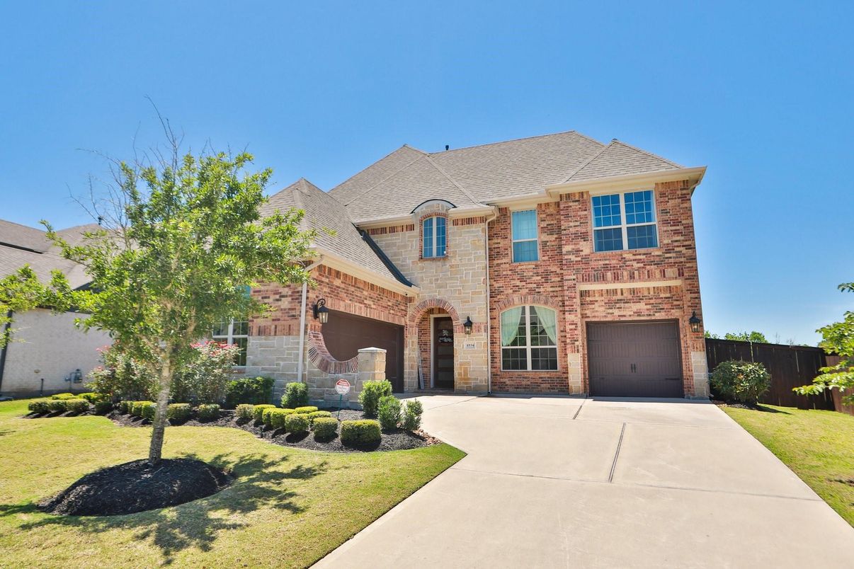 Attached, Exterior, Facade, Brick Facade, Brick Traditional