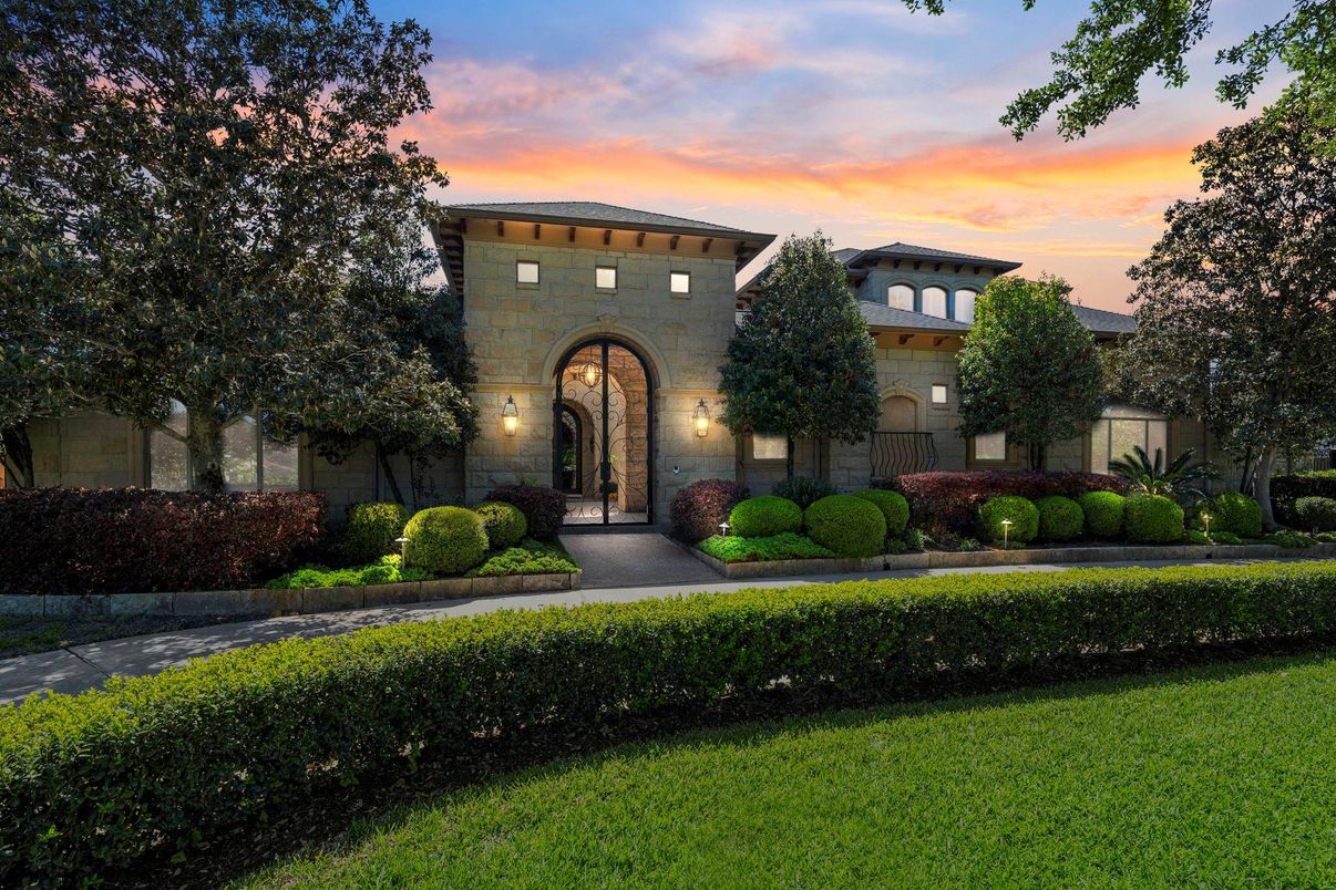 Backyard, Exterior, Facade, Mediterranean