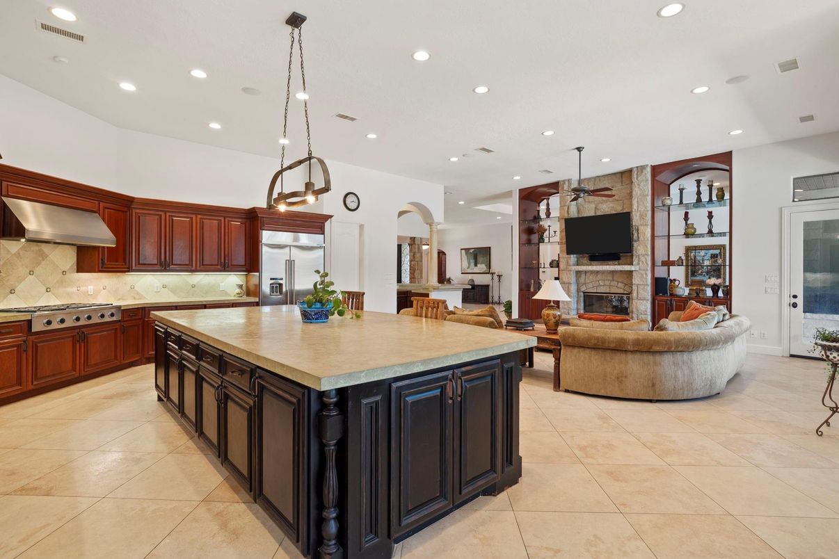 Fireplace, Interior, Kitchen, Living room, Pendant Lights, Recessed Lighting, Stainless Steel Appliances