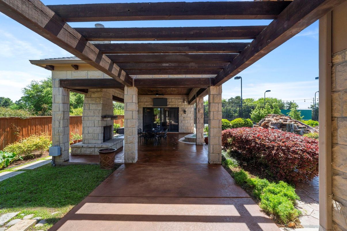 Exterior, Fireplace