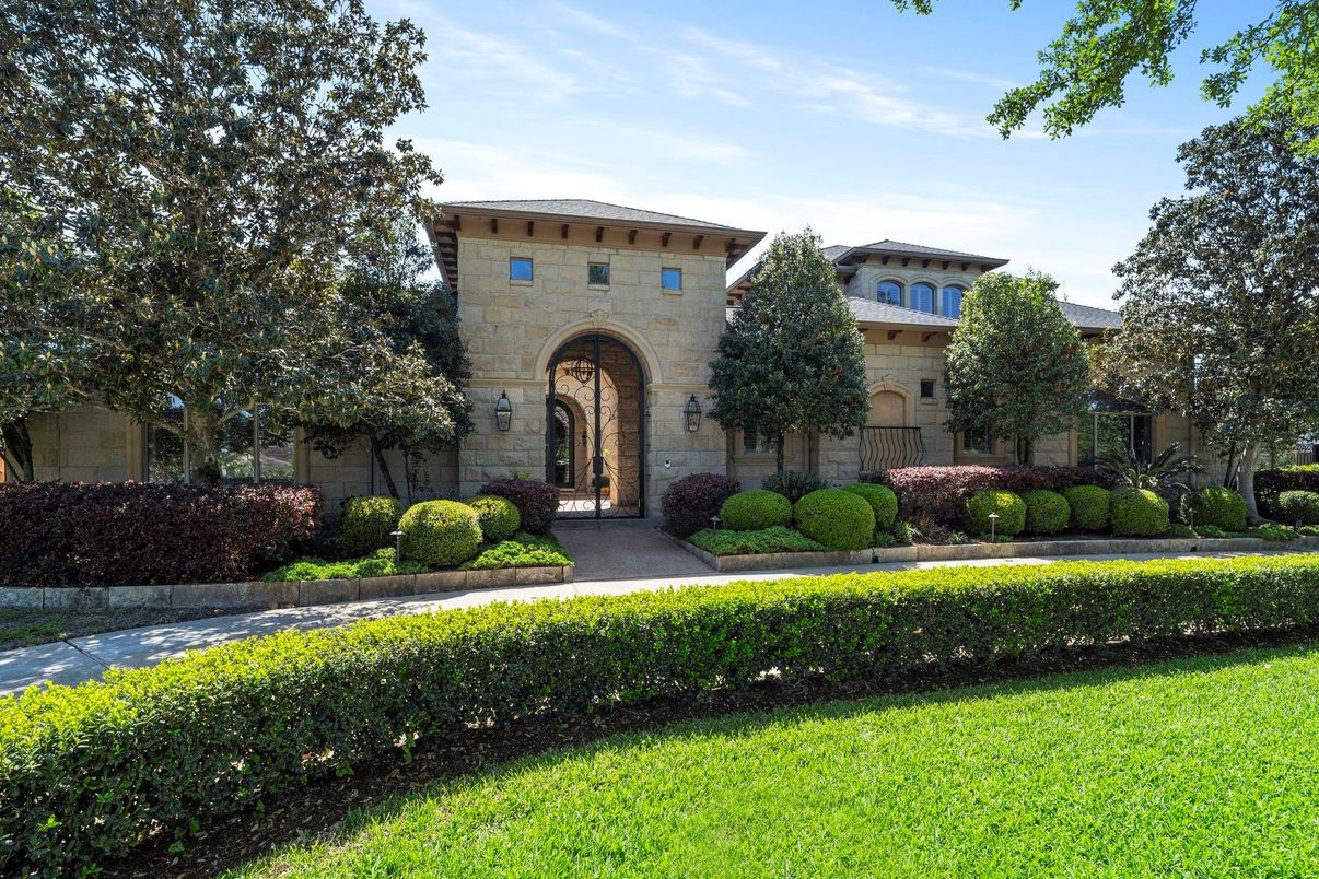 Backyard, Exterior, Facade, Mediterranean