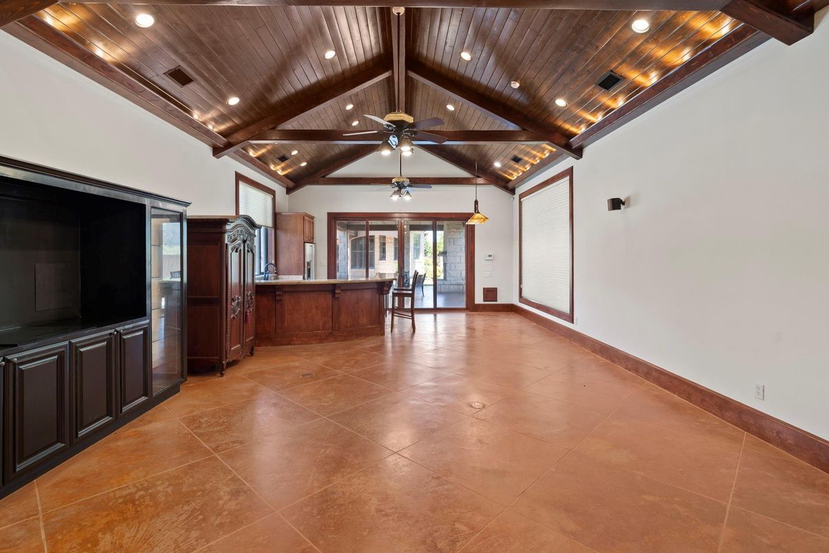 Empty room, Interior, Recessed Lighting, Wooden Beams, Wooden Ceilings