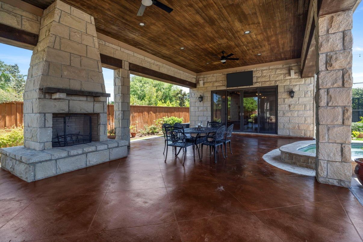 Exterior, Fireplace