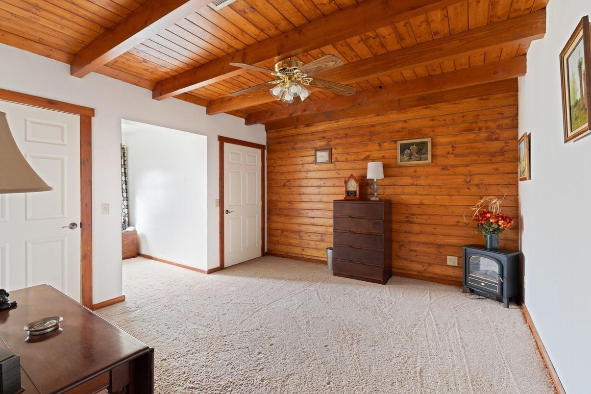 Empty room, Interior, Wooden Beams, Wooden Ceilings, Wooden Walls