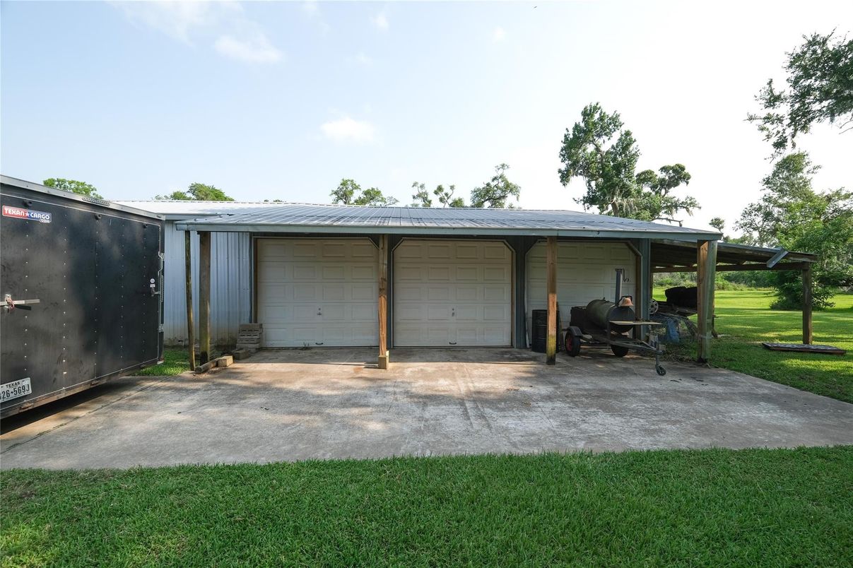 Backyard, Detached Garage, Exterior