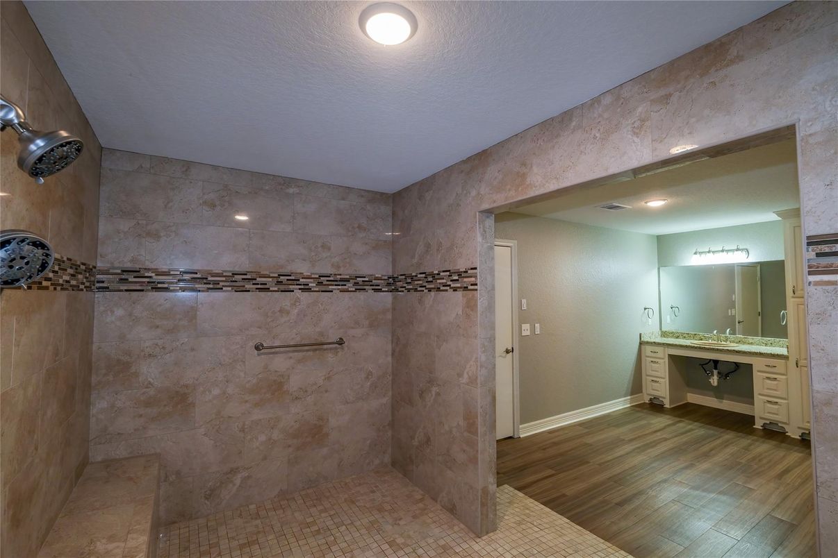Bathroom, Interior, Recessed Lighting, Wood Texture Flooring