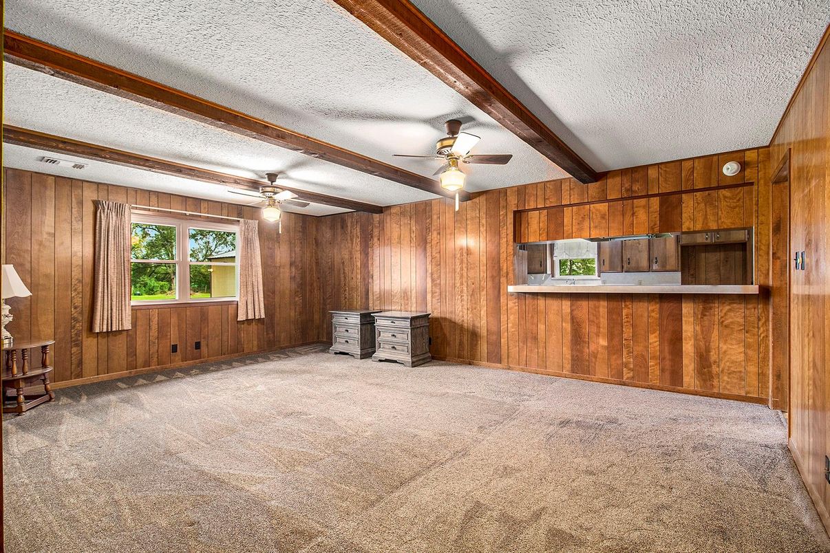 Empty room, Interior, Wooden Beams, Wooden Walls