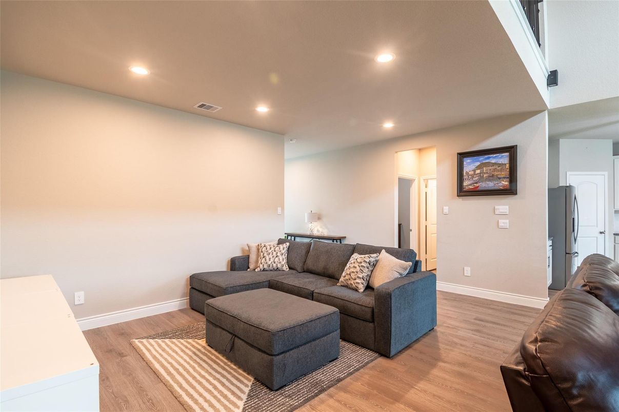 Interior, Living room, Recessed Lighting, Wood Texture Flooring