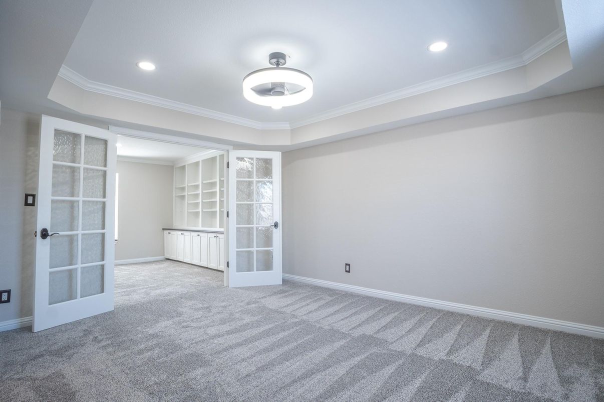 Empty room, Interior, Recessed Lighting