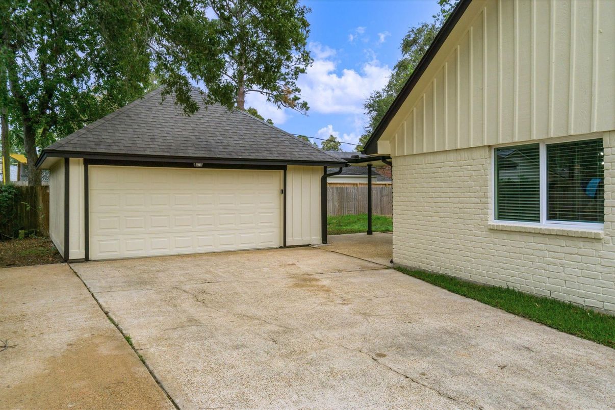 Detached Garage, Exterior