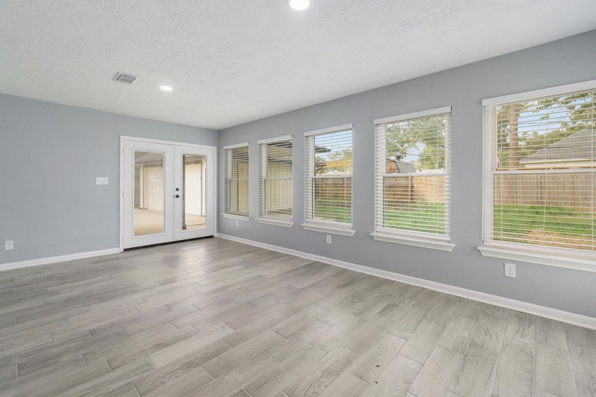 Empty room, Interior, Recessed Lighting, Wood Texture Flooring