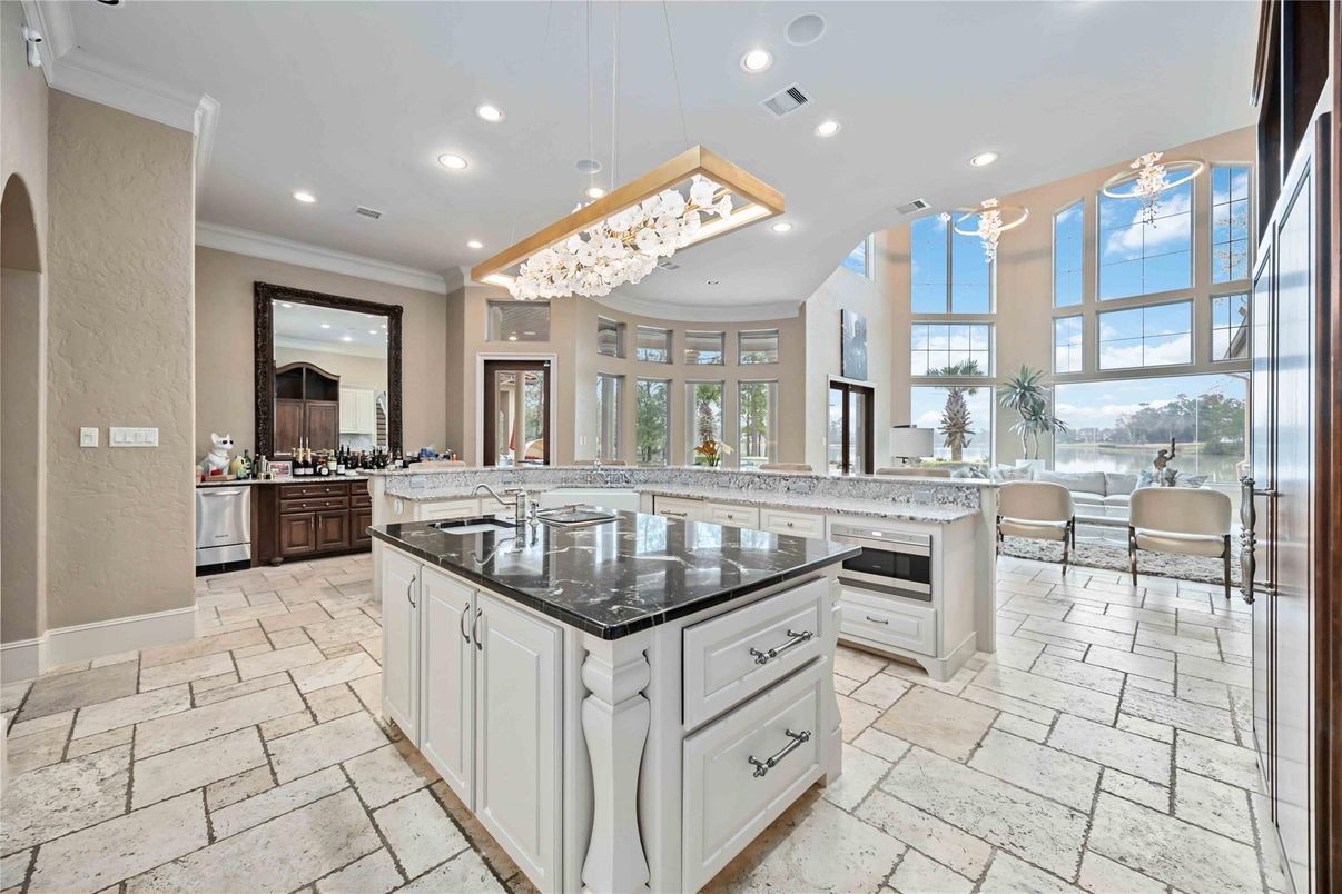 Chandelier, Dining room, Interior, Kitchen, Pendant Lights, Recessed Lighting, Stainless Steel Appliances