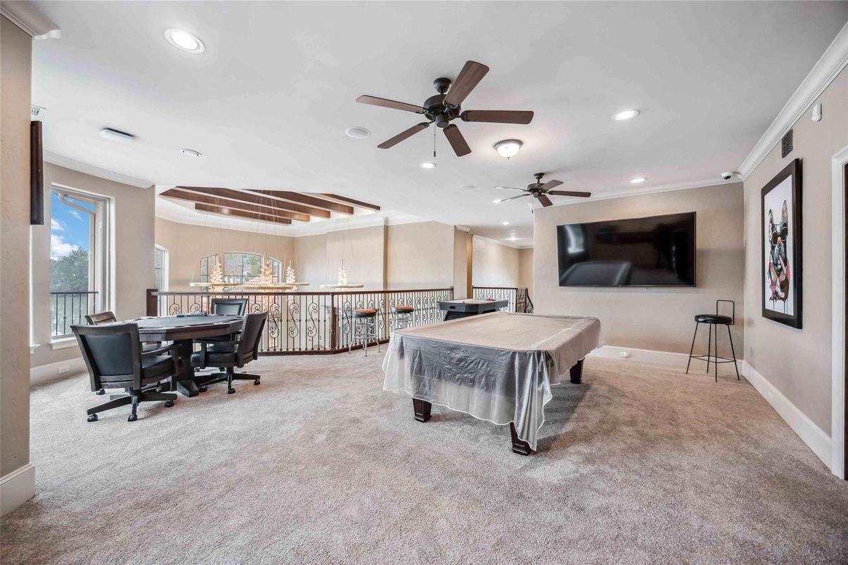 Billiard Table, Game Room, Interior, Recessed Lighting, Wooden Beams