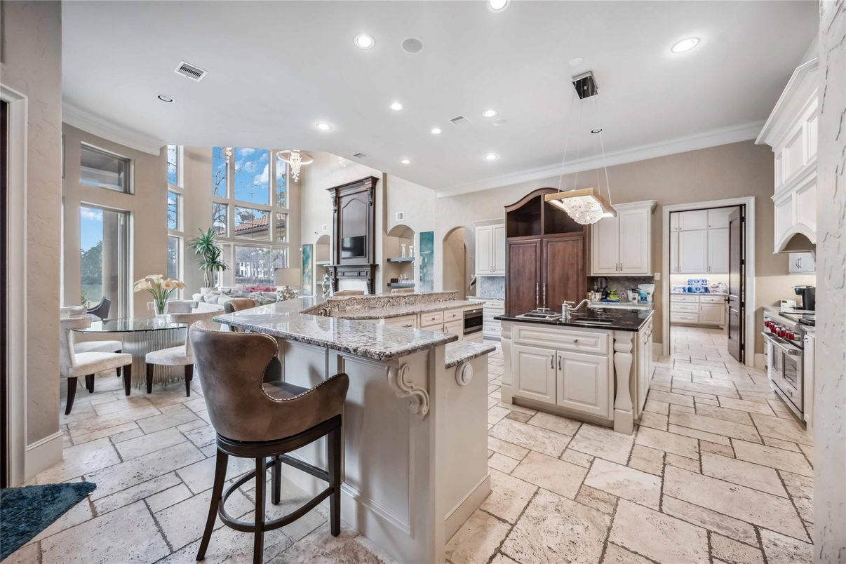 Dining room, Interior, Kitchen, Pendant Lights, Recessed Lighting, Stainless Steel Appliances