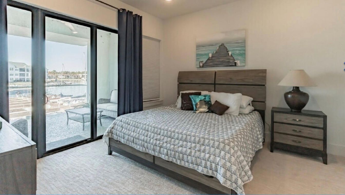 Bedroom, Interior, Recessed Lighting, Water