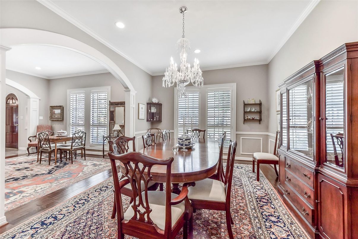 Chandelier, Dining room, Interior, Recessed Lighting, Wood Texture Flooring