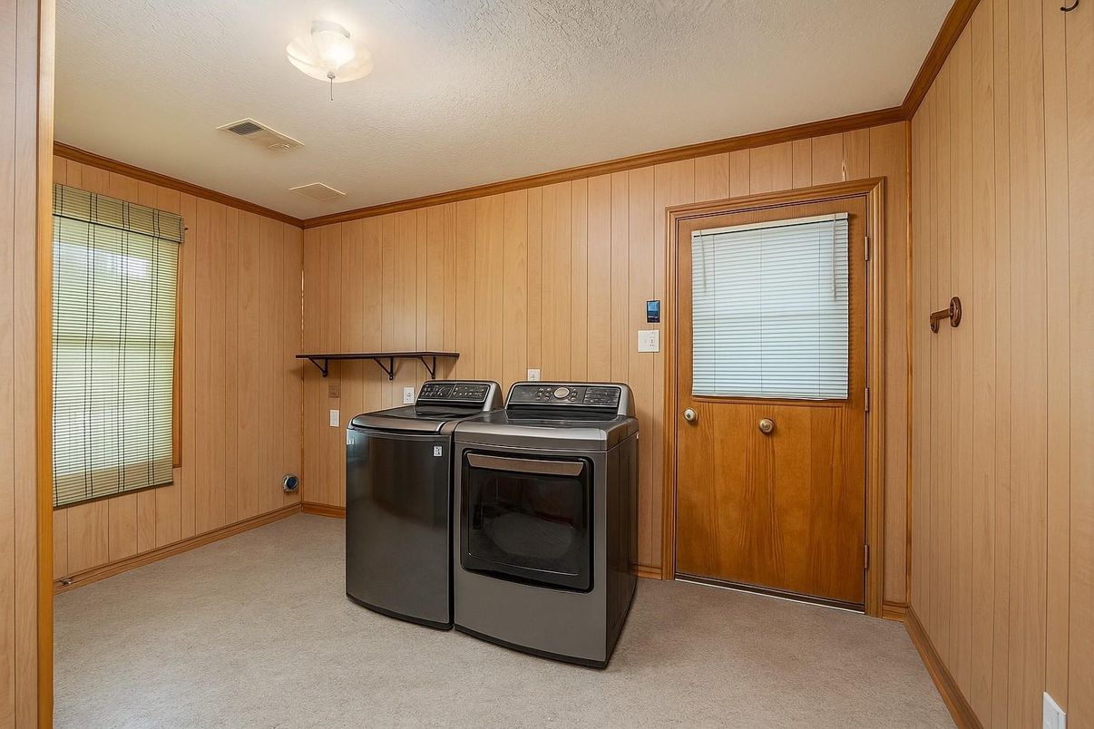 Interior, Washer, Wooden Walls