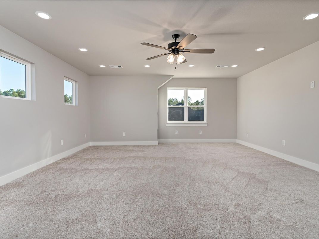 Empty room, Interior, Recessed Lighting