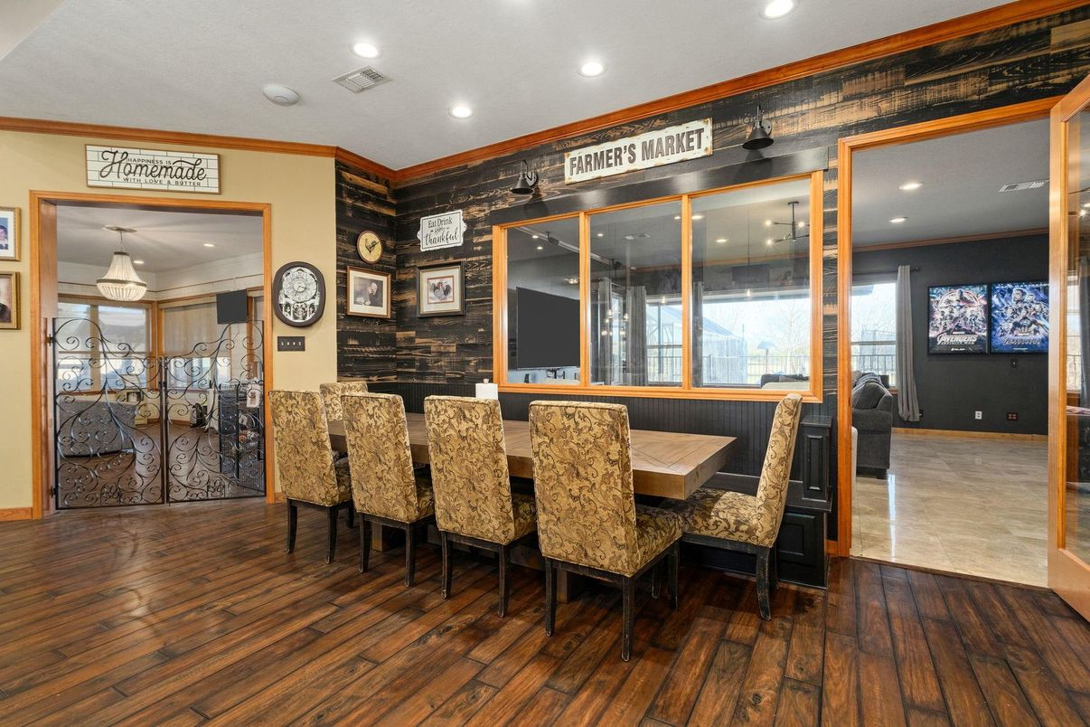 Dining room, Interior, Recessed Lighting, Wood Texture Flooring