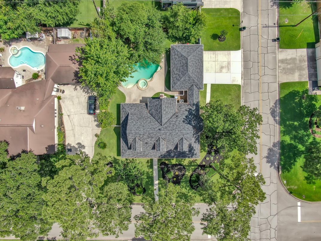 Exterior, Drone